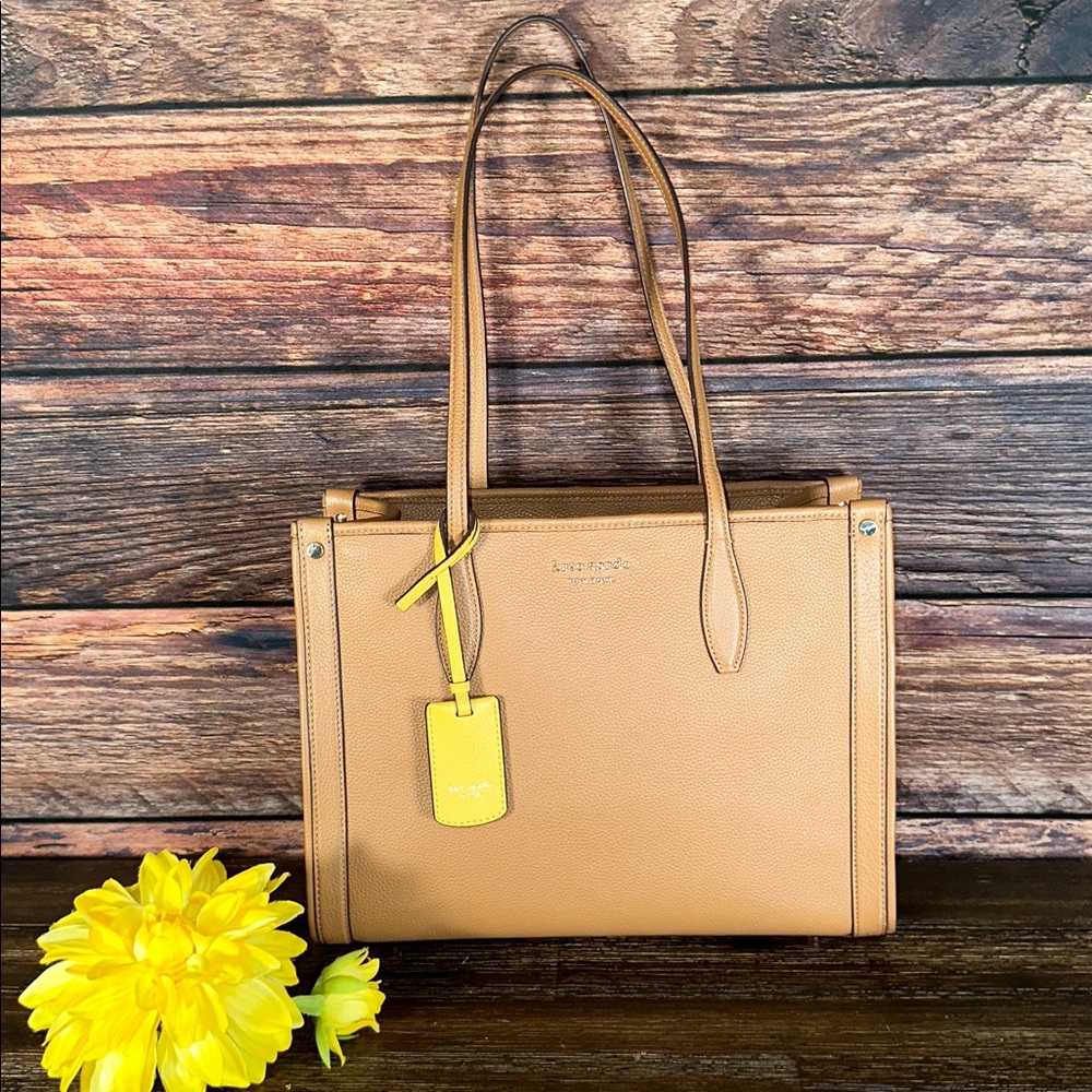 Kate Spade Market Pebbled Leather Medium Tote in Brown! In Excellent Condition!